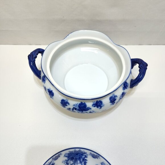 Cracker Barrel Porcelain Soup Tureen w/ Lid Blue & White Floral Retired 1990 VTG - Picture 5 of 8